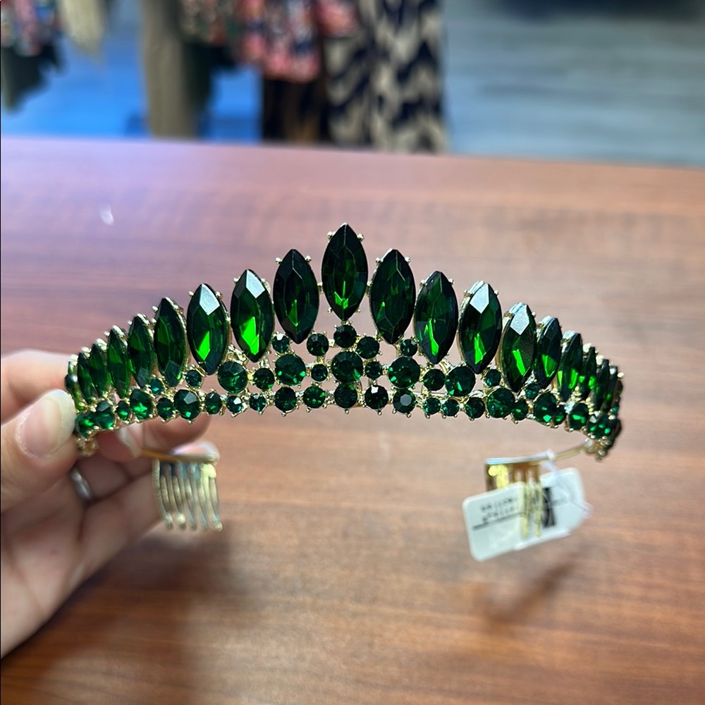 Elegant Green Gemstone Quinceanera Pageant Tiara